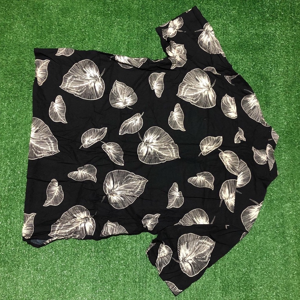 6A by axis Hawaiian style button up shirt size XXL.